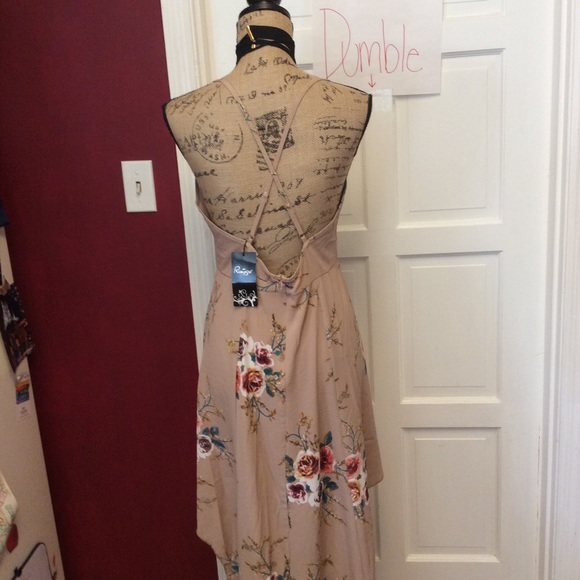 🦉Just in 🦉gorgeous Asymmetrical dress - Picture 6 of 8